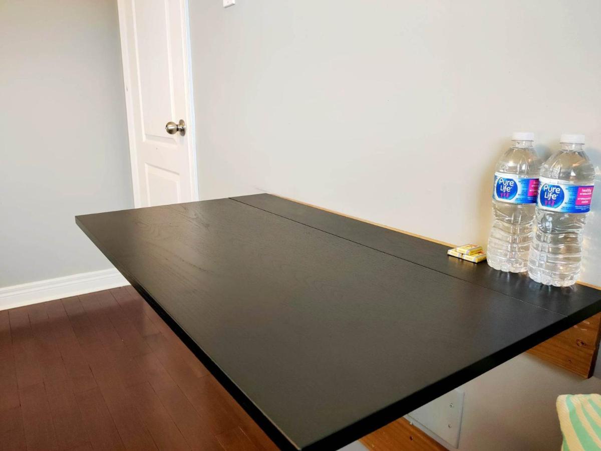 Affordable Room With Free Parking In Newmarket On Exterior photo