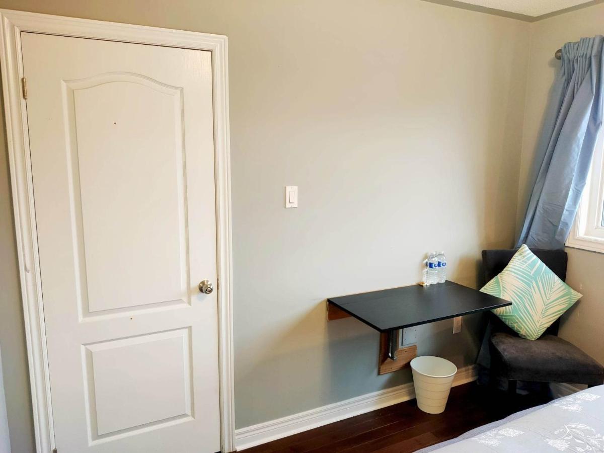 Affordable Room With Free Parking In Newmarket On Exterior photo
